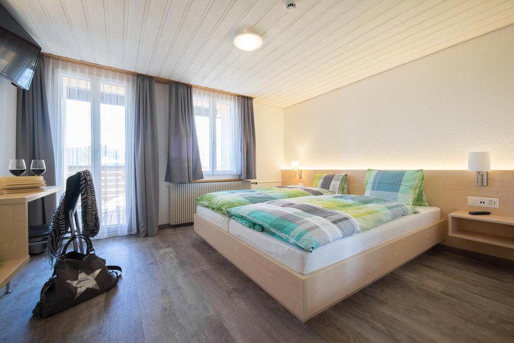 Superior Doppelzimmer mit Balkon und Bergblick
